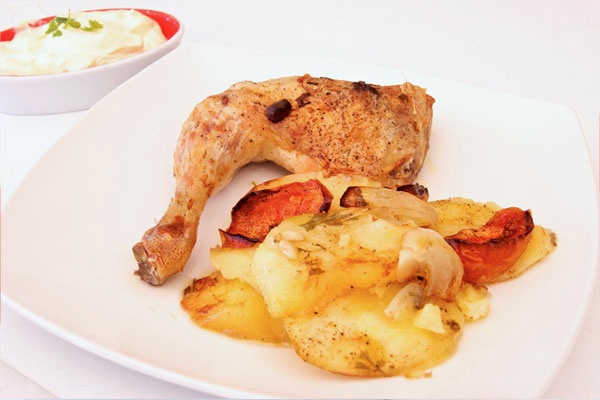 Pollo asado con patatas