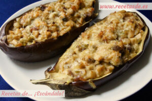 Berenjenas rellenas de pollo y roquefort