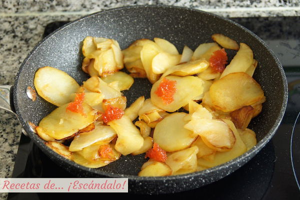 Patatas panaderas con manzanas y membrillo