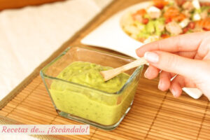 Salsa verde de aguacate