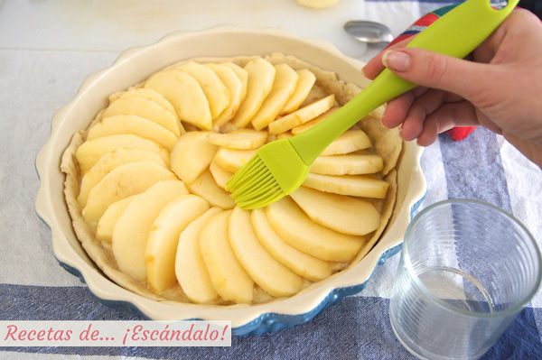 Tarta de manzana con mermelada de albaricoque