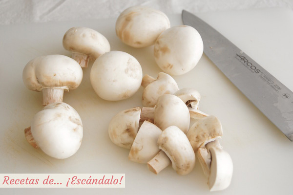 Corte de los champiñones