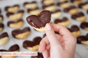 Palmeritas de hojaldre con chocolate