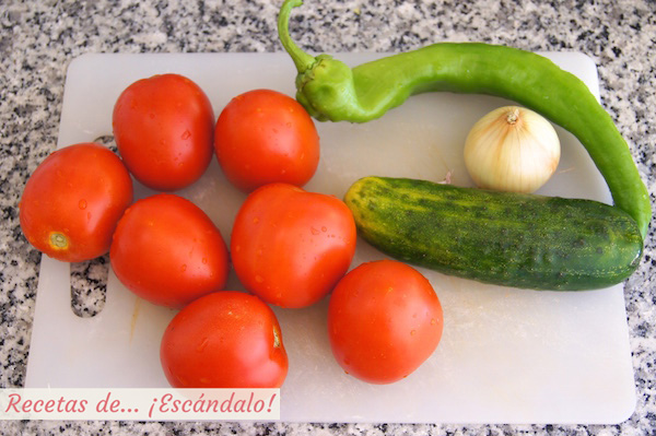 Ingredientes para el gazpacho andaluz