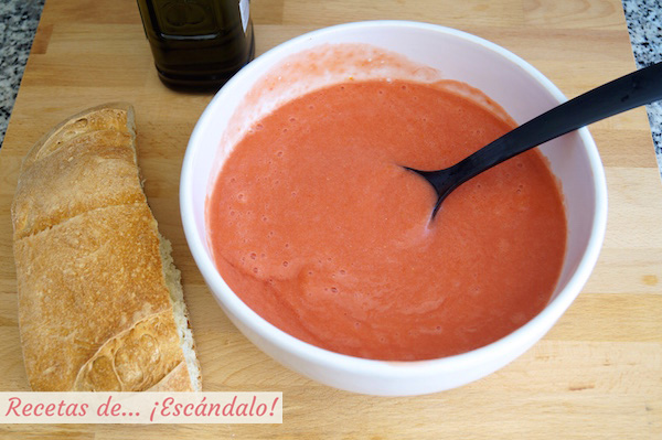 Zumo de tomate para el salmorejo