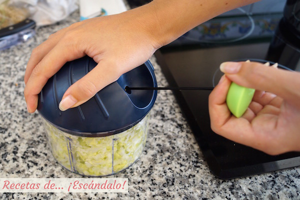 Picadora manual chop chop kuhn rikon en funcionamiento