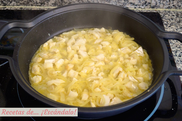 Bacalao y cebolla para el bacalao dorado