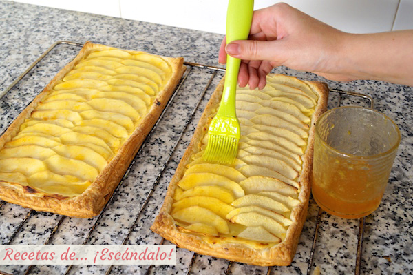 Tarta de manzana con mermelada de albaricoque