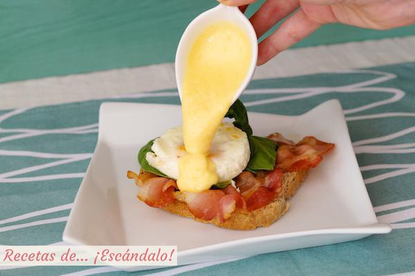 Salsa holandesa y huevos benedict