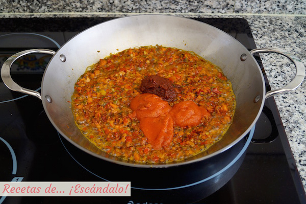 Sofrito para el arroz con pollo