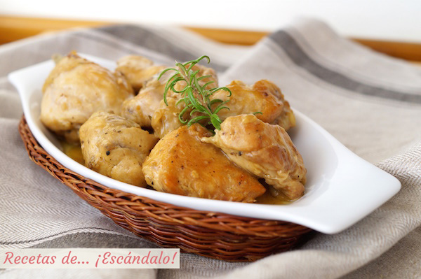 Pollo en salsa al ajillo