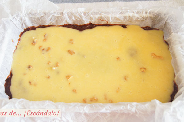 Brownie con chocolate blanco