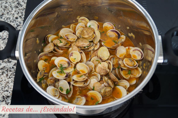 Almejas a la marinera