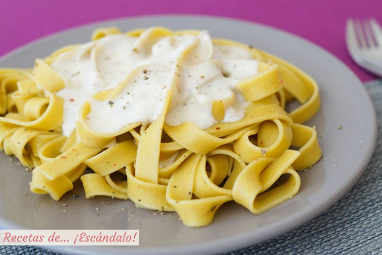 Pasta Alfredo con la famosa salsa Alfredo Recetas de ¡Escándalo!