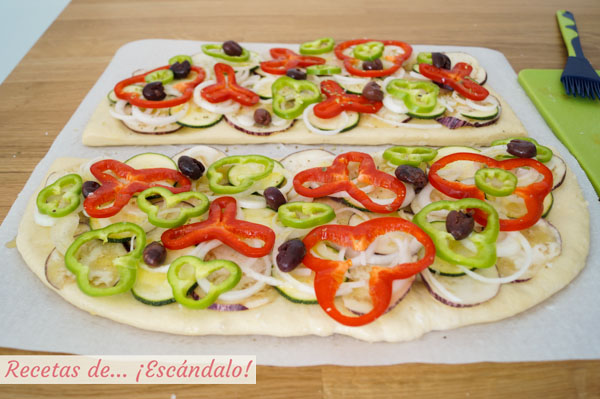 Pimiento verde, pimiento rojo y aceitunas negras