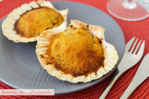 Vieiras a la gallega, rellenas y gratinadas en el horno
