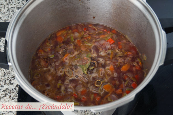 Guiso de rabo de toro al vino tinto