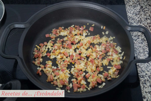 Sofrito de cebolla y jamon