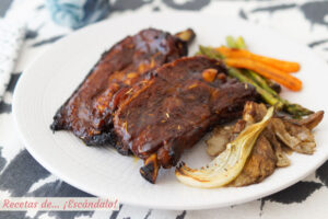 Churrasco de ternera al horno con salsa barbacoa y verduras asadas