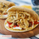 Bocadillo de pan pita con pollo