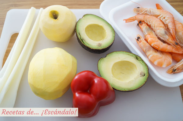Ingredientes para los aguacates rellenos