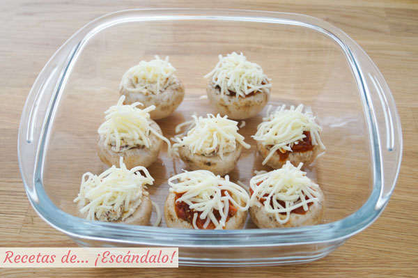 Champinones rellenos con queso y jamon