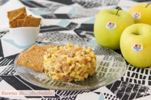Tartar de salmón y manzana a la mostaza, un aperitivo delicioso