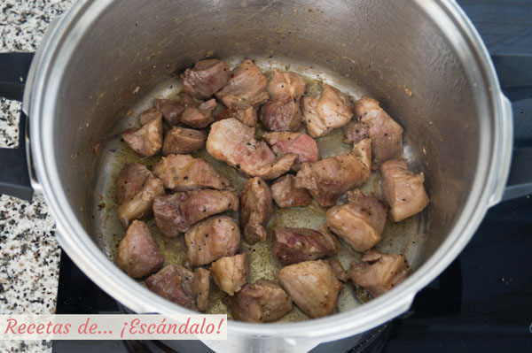 Magra de cerdo con tomate