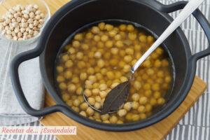Cómo cocer garbanzos en olla tradicional o en olla rápida. Tiempos y trucos