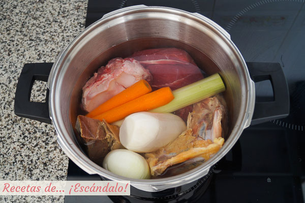 Ingredientes consome de Navidad casero