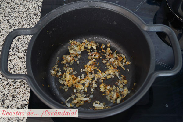 Cebolla para crema de espinacas