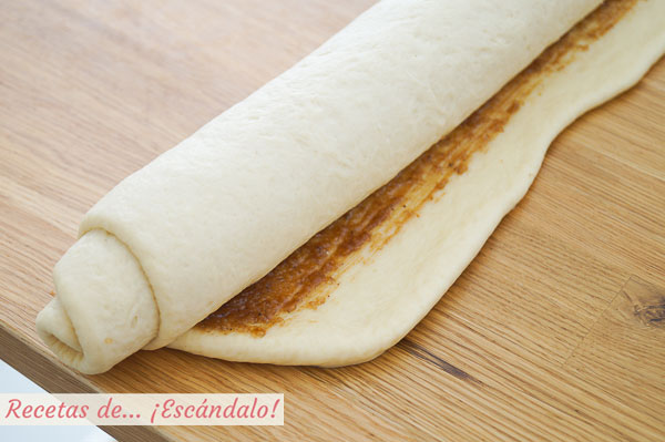 Masa enrollada para rollos de canela o cinnamon rolls