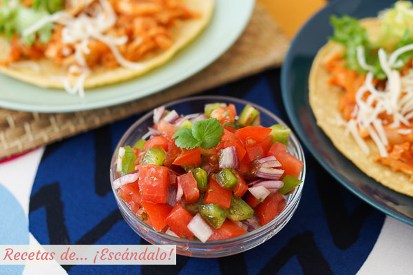 Como hacer pico de gallo. Receta de salsa mexicana muy facil