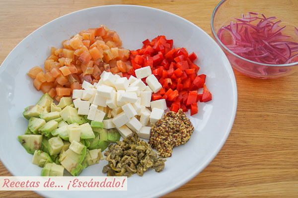 Ingredientes ensalada de lentejas con salmon, aguacate y queso feta