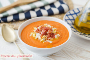Salmorejo cordobés en Thermomix. Receta tradicional muy fácil