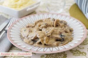 Lomo de cerdo ibérico en salsa de champiñones, jugoso y sabroso