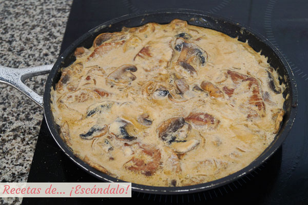 Lomo de cerdo iberico en salsa de champinones