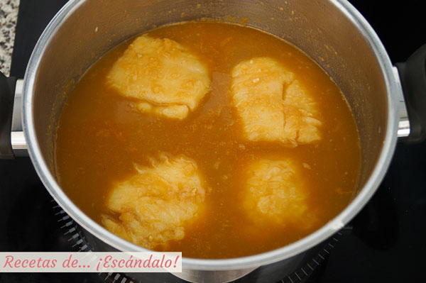 Merluza en salsa a la marinera