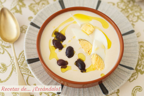 Como hacer mazamorra cordobesa, una crema fria tradicional con almendras y ajo