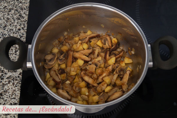 Sofrito para risotto de setas y manzana