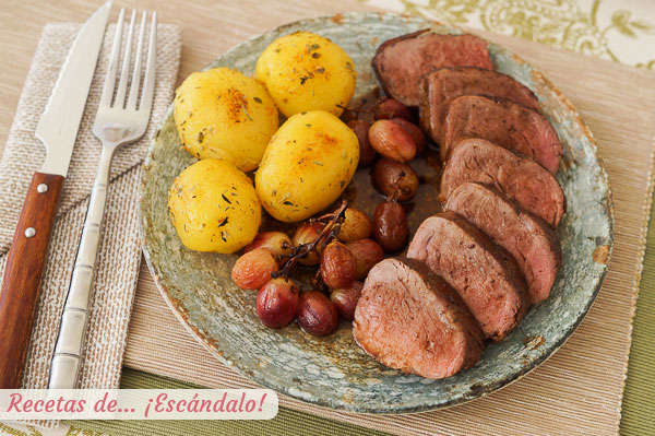 Como hacer solomillo de cerdo iberico al horno con uvas y patatas con mantequilla de hierbas