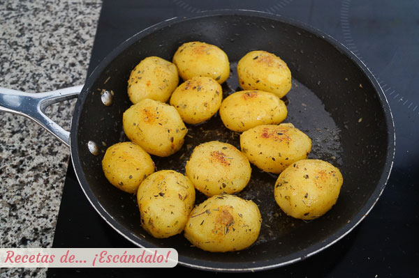 Guarnicion patatas mantequilla hierbas