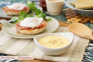 Salsa holandesa casera. Receta paso a paso, sencilla y con trucos