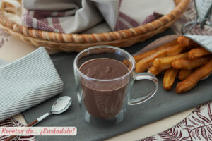 Chocolate a la taza en Thermomix, cremoso y listo en pocos minutos