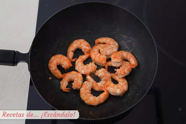 Langostinos noodles asiaticos