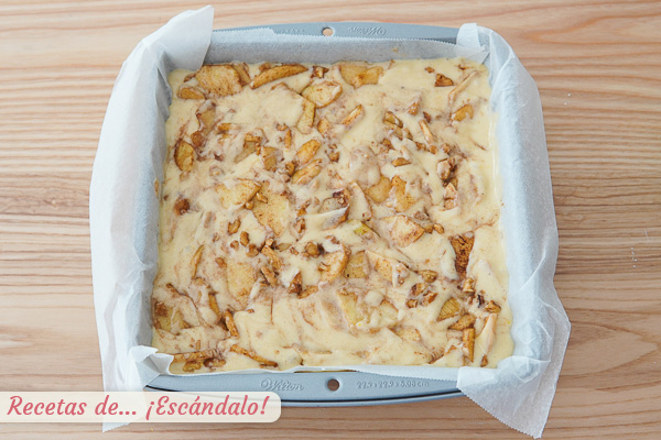 Bizcocho de yogur y manzana casero