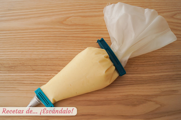 Manga pastelera con crema pastelera casera