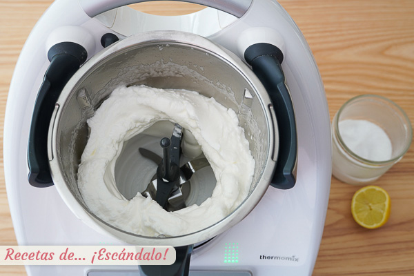 Claras a punto de nieve thermomix