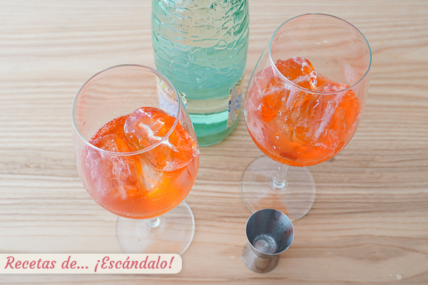Agua con gas aperol spritz