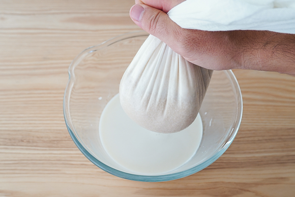 Leche de avena colada casera